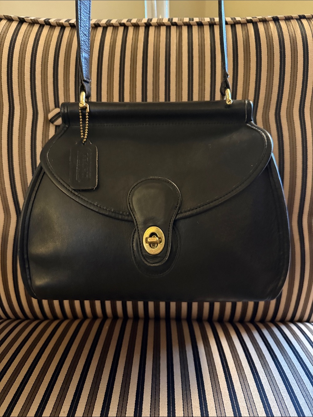 Vintage Coach LOGAN BAG 9907 black with brass